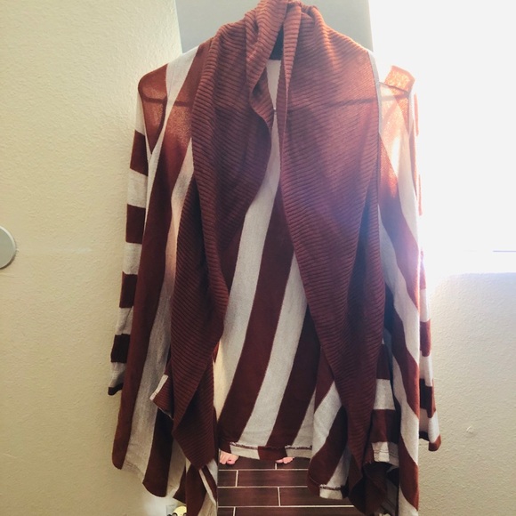 cardigan - Picture 1 of 4
